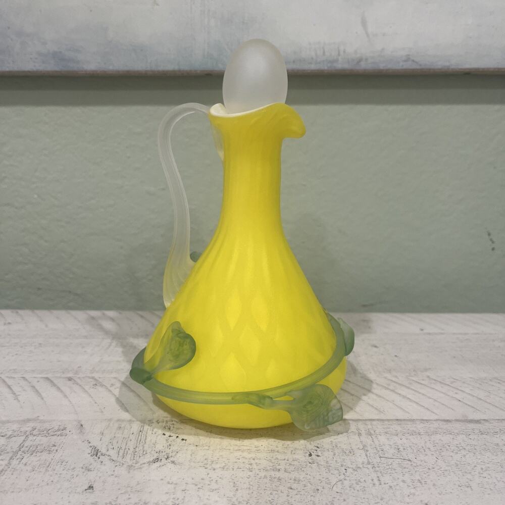 Fenton Burmese Yellow Cased Glass Diamond Pattern w/ Leaves – Damaged ‼️